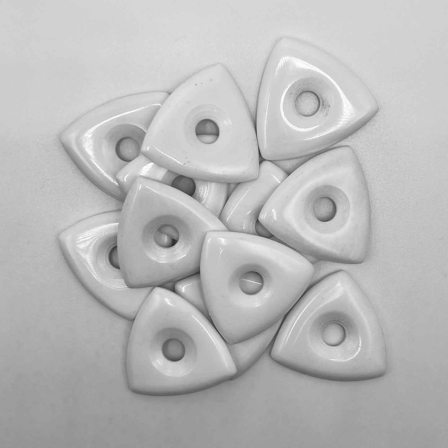 Buffalo Bone TriStar Guitar Picks with Grip Hole – US Blues®